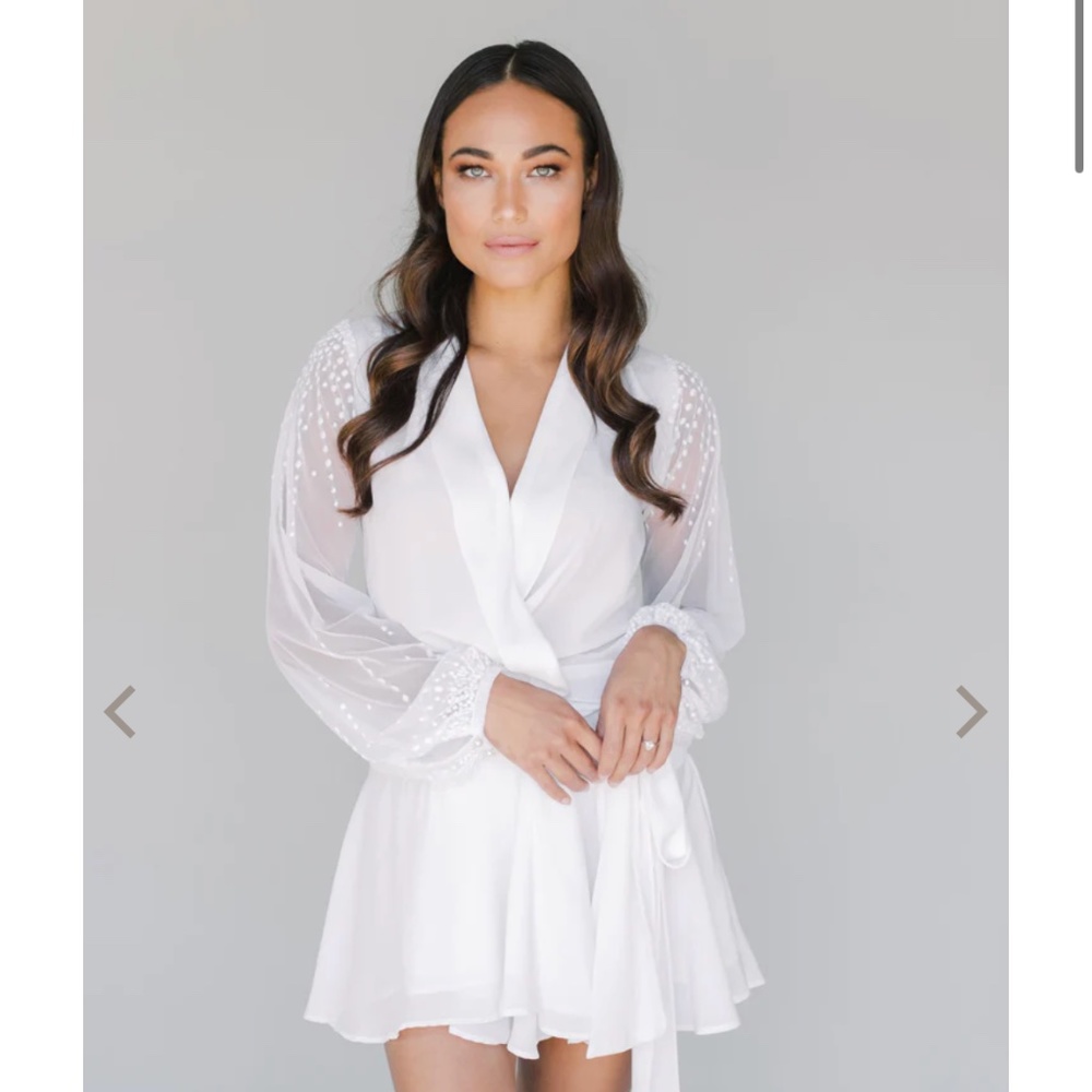 ALANNA ROBE WHITE - robed with love